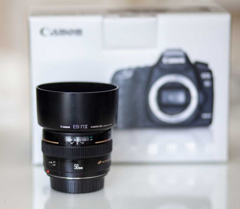 CANON EOS 5D MARK II FULL FRAME с обектив Canon EF 50mm f 1.4 USM  ТОП