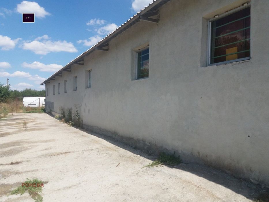 Склад в Варна, област-с.Левски площ 874 цена 184900