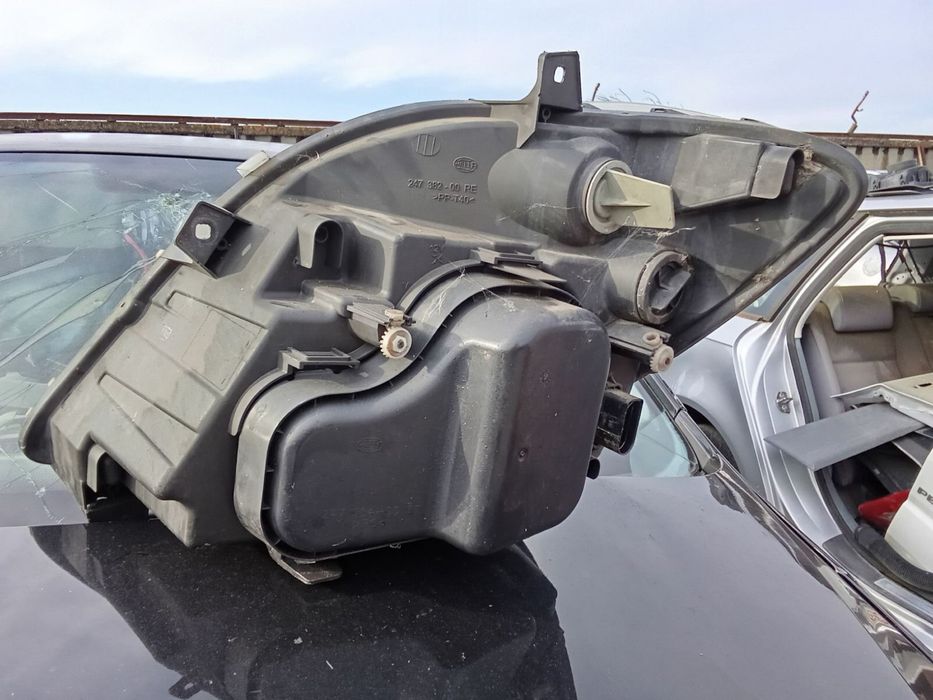 Десен фар за Mercedes Sprinter 2007- 13