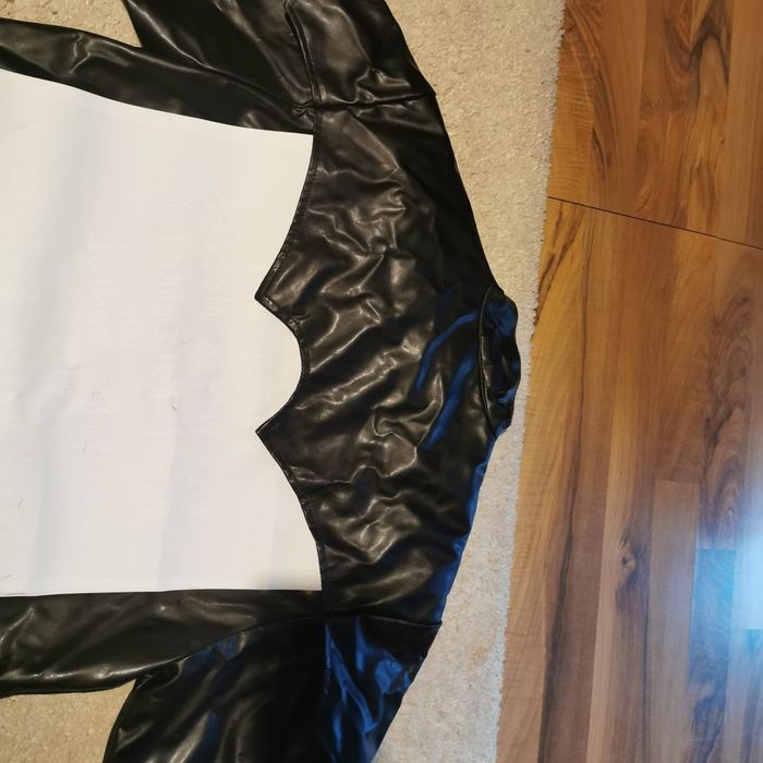 Vând palton gotic mărime L