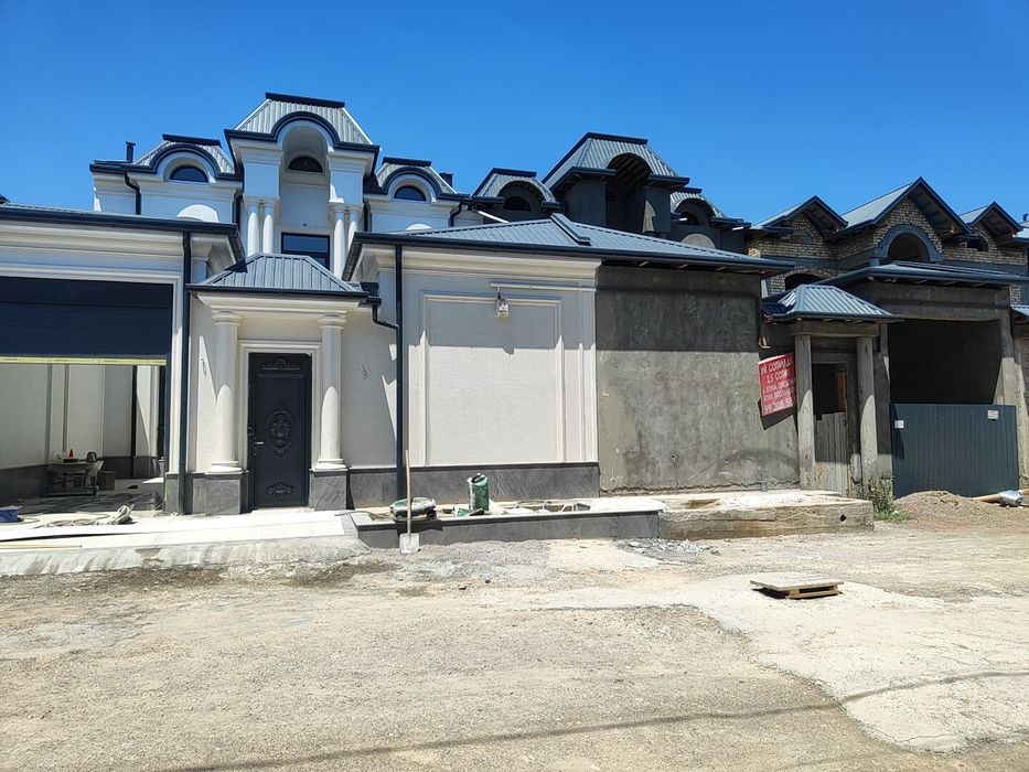 Uzumzor Keles 2.5 sotixdan 2 ta uchaska