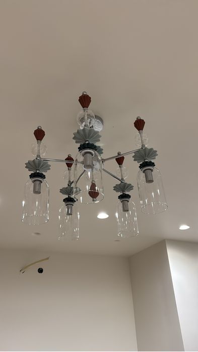 Люстра. Диаметр 60см.