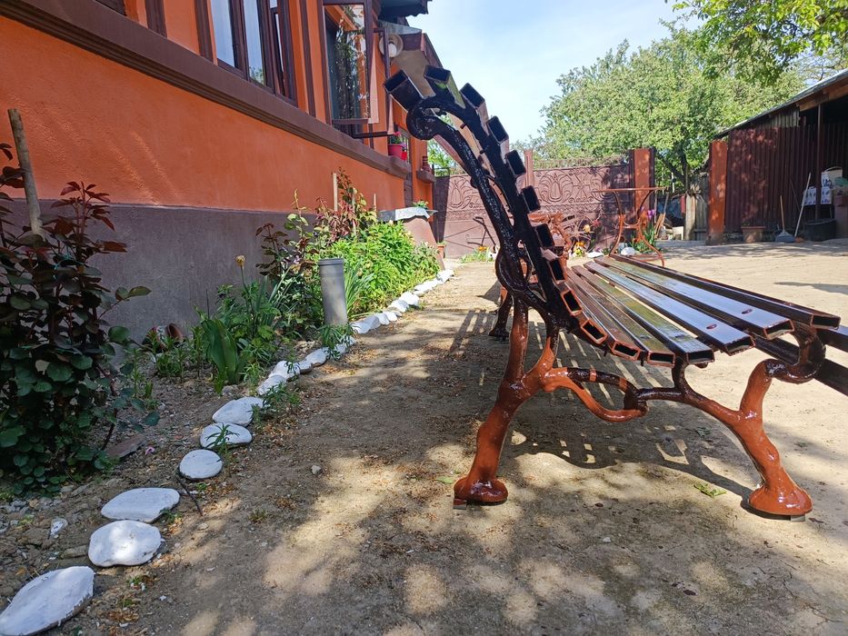 Banca fier gradina