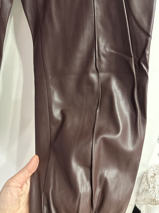 Кафяв кожен панталон