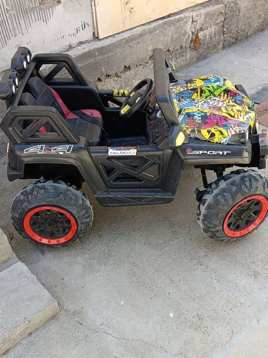 Детская машинка с пультом