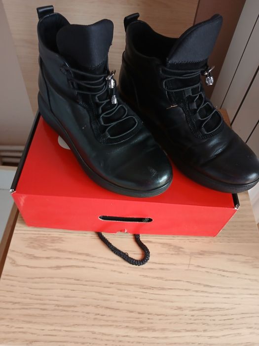 Vand ghete din piele