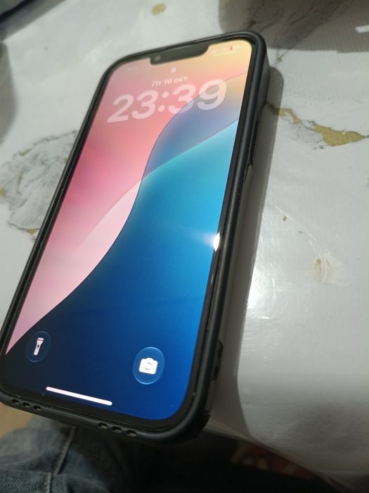 Продам айфон 13/ 128