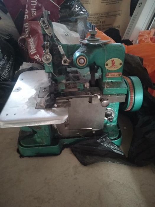 Тикув мошина ва Оверлок сотилади