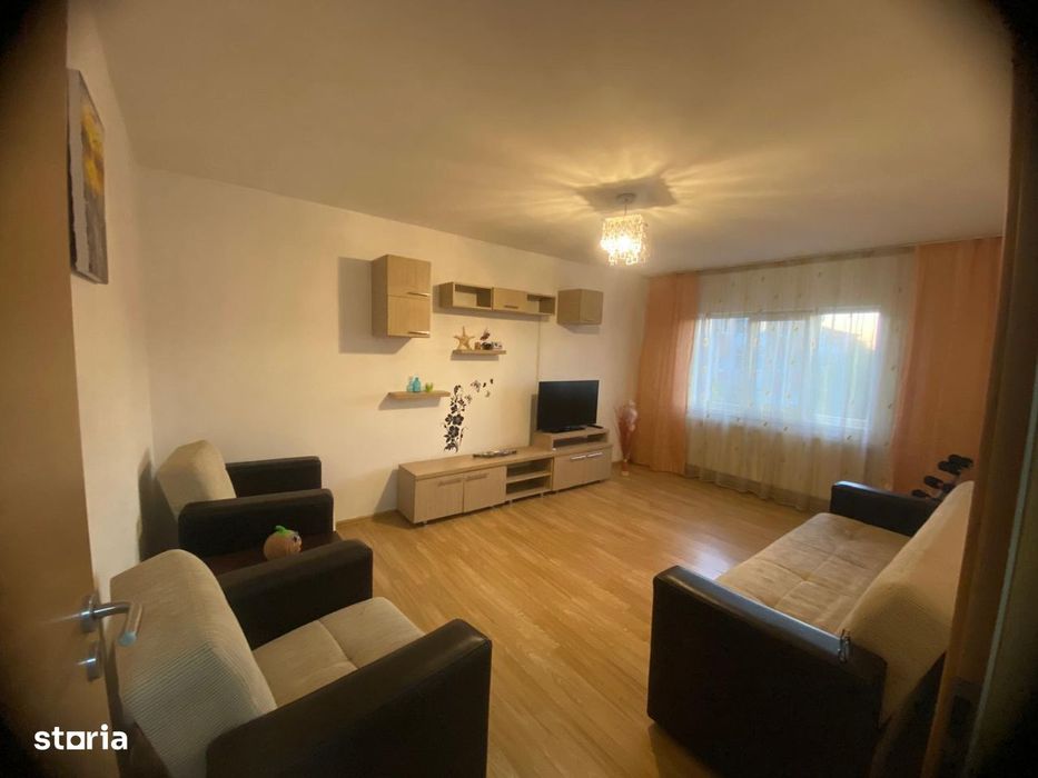Apartament de închiriat, etaj 3/4, 400 euro