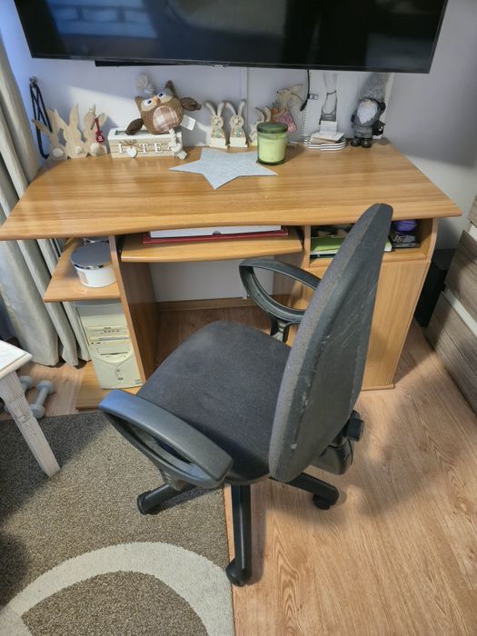 Birou cu scaun ,utilizat