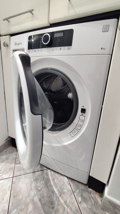 Mașină de spălat rufe Whirlpool Supreme Care, 8kg, 1400 rotații/min