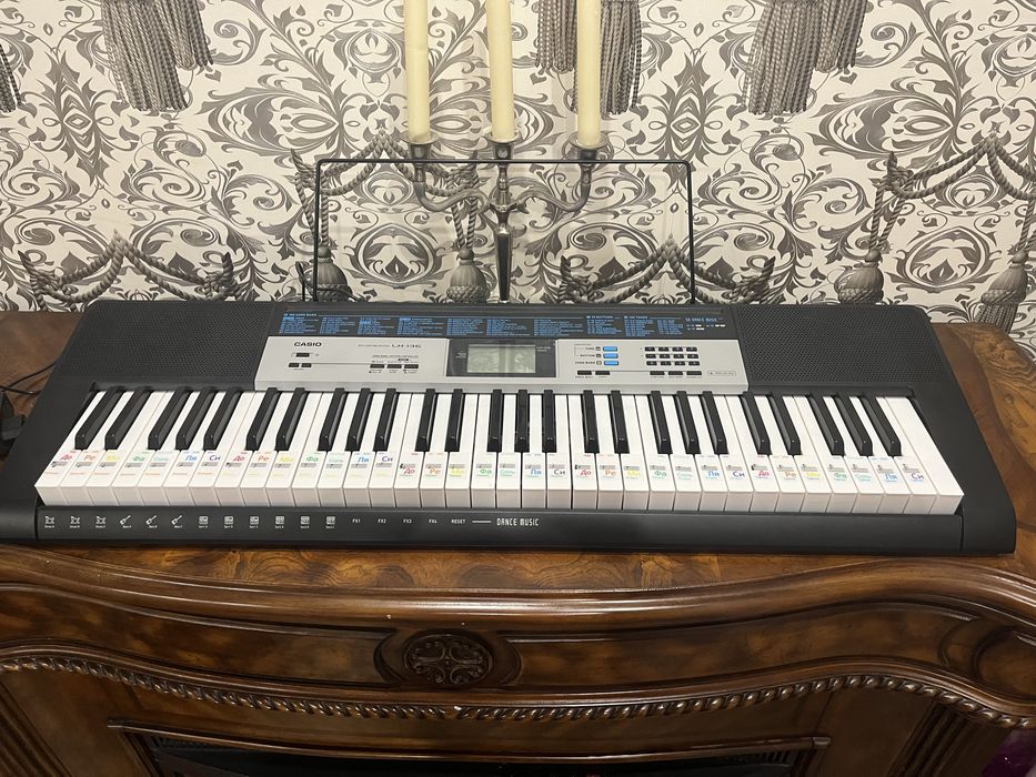 Синтезатор Casio Lk-136-k7