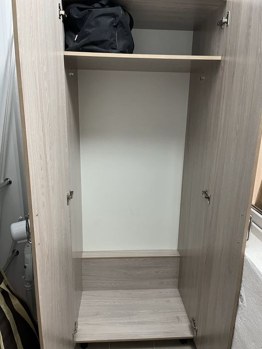 Продается шкаф с дверцами