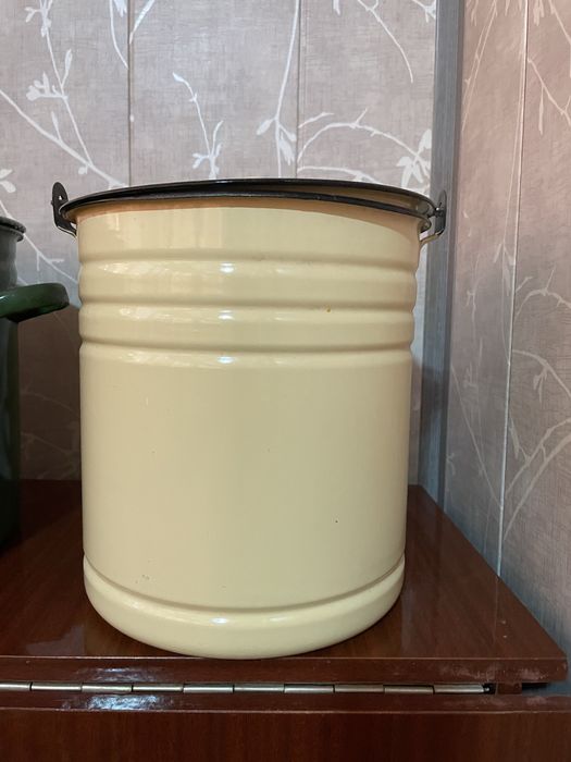 Продам посуду в хорошем состоянии.