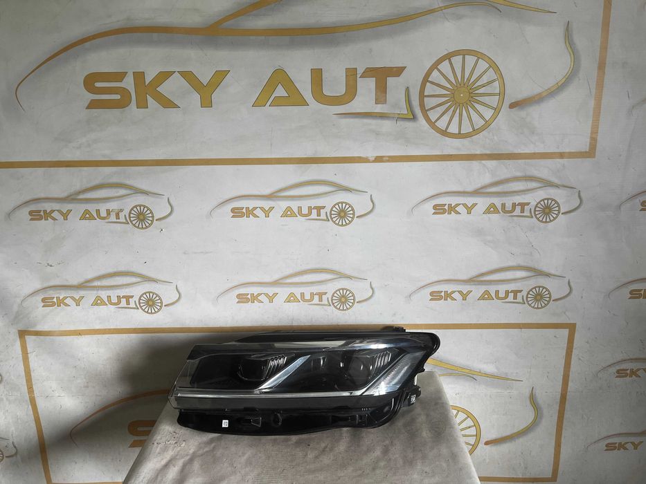 Far stanga full led Vw Touareg dupa 2018 original