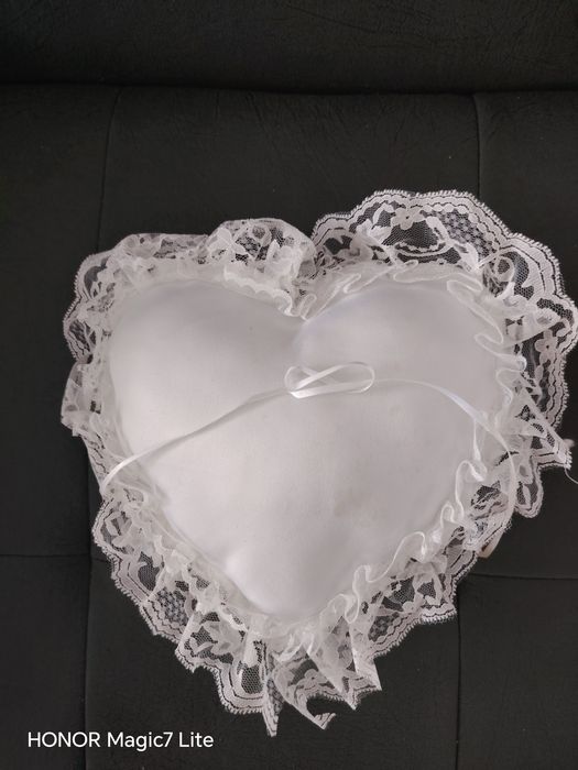 Нови възглавнички за сватба