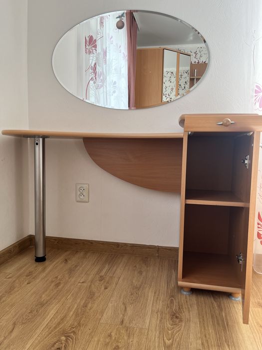 Продам спальный гарнитур