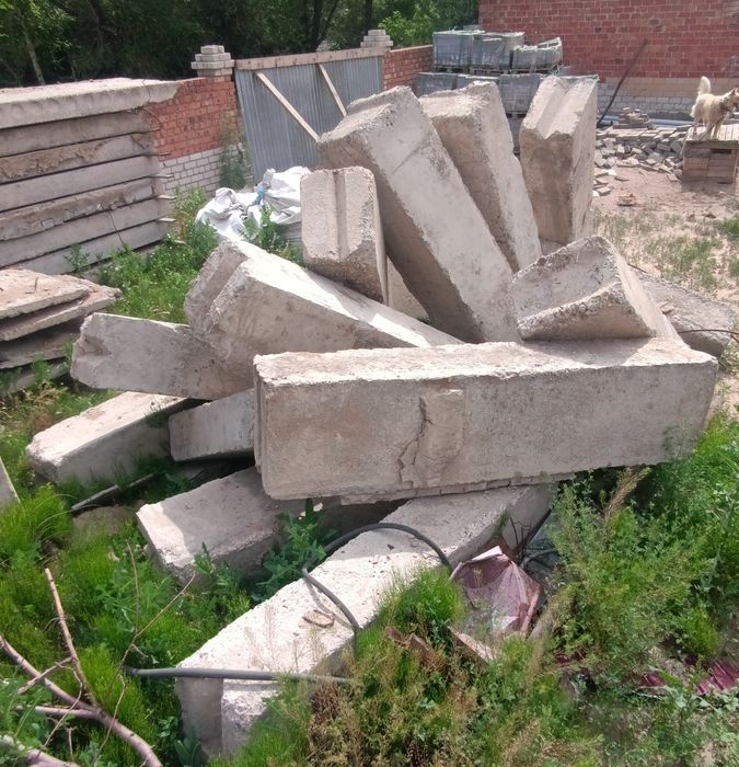 Продаются плиты перекрытия 48. Блоки 4. Плиты 120×100×10.