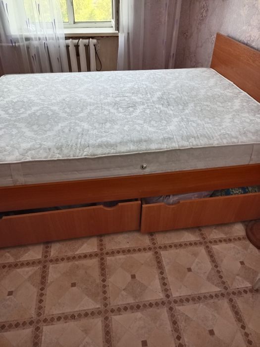 Продам кровать 140
