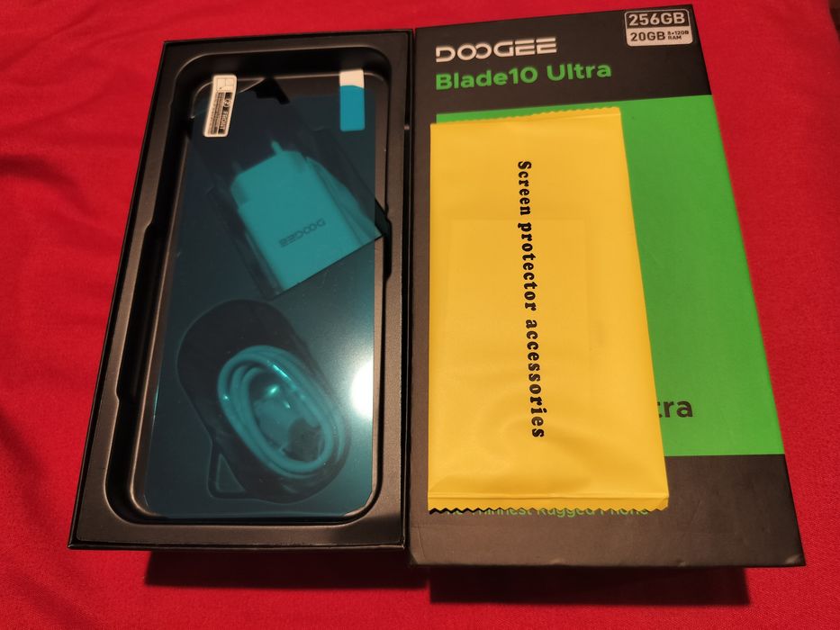 Smartwatch rugged  Doogee și căști wireless