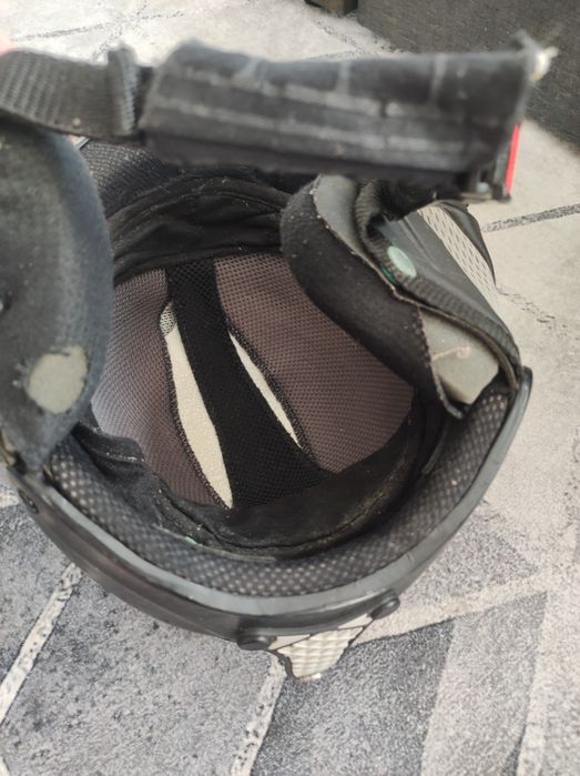 Мъжката ски каска Uvex размер XL