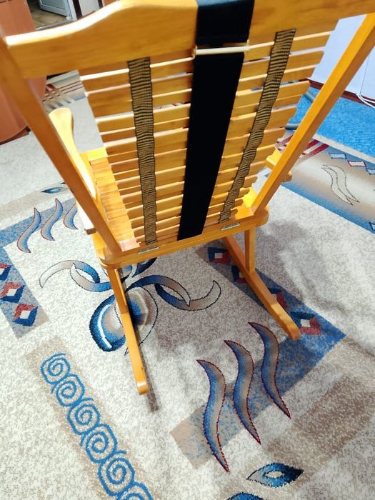 Продам кресло качалку