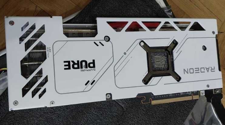 RX 7700 XT 12GB - Gigabyte Gaming OC, Sapphire Pure Gaming OC