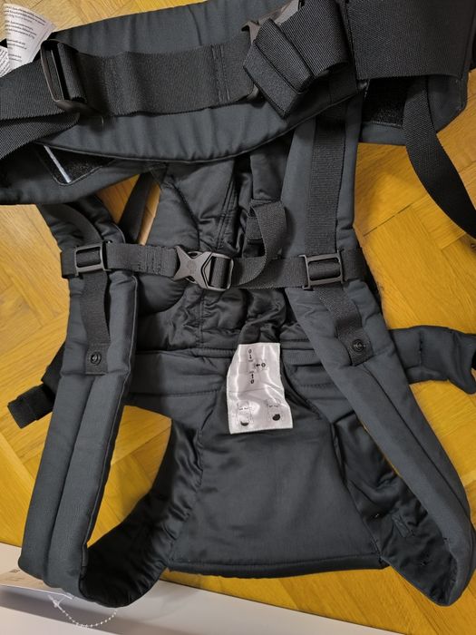 Оригинална ергораница Ergobaby Omni Dream Onyx-чисто нова