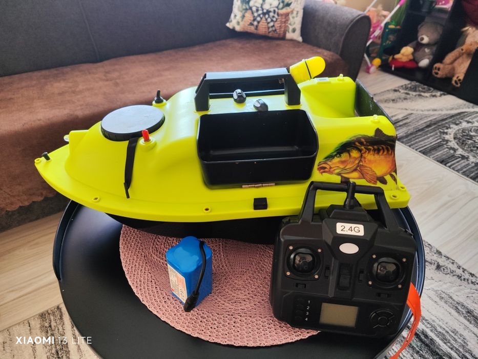 Лодка за захранка v18GB