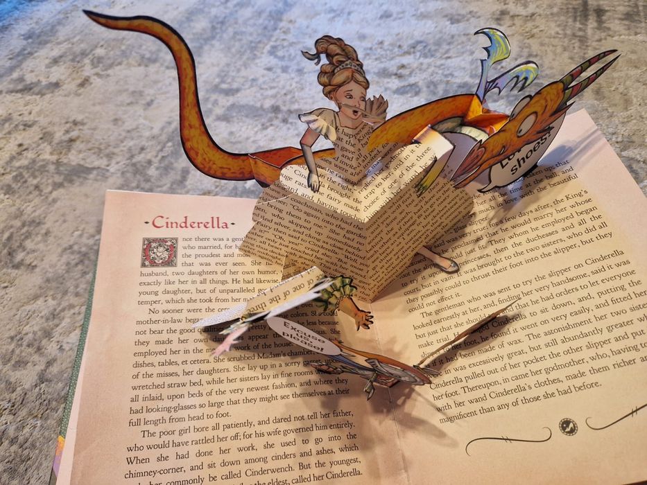 Carte popup engleza Dragon and Knight