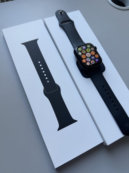 Apple Watch 9, Carcasa Midnight Aluminium 45 mm, Midnight Sp. Band S\M