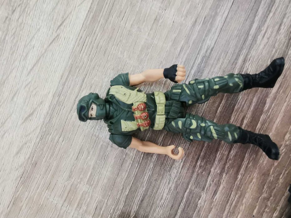 Продавам детски играчки уникат  от Германия - полицай на сафари,