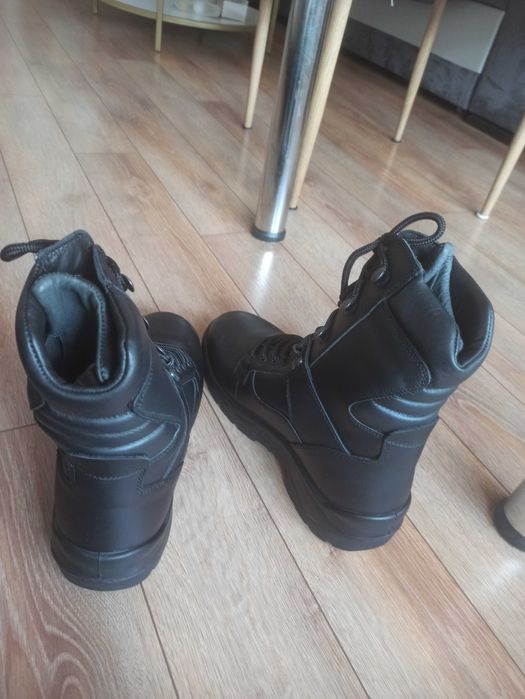 Зимни полицейски кубинки. ,,43" номер.Нови.