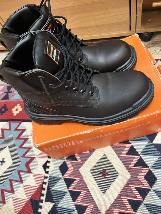 Продам спец ботинки