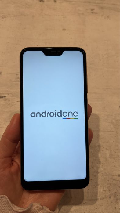 Телефон Xiaomi Mi A2 Lite – запазен