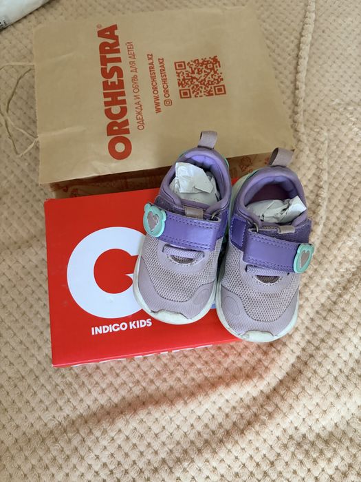 Продам детские кроссовки Indigo Kids