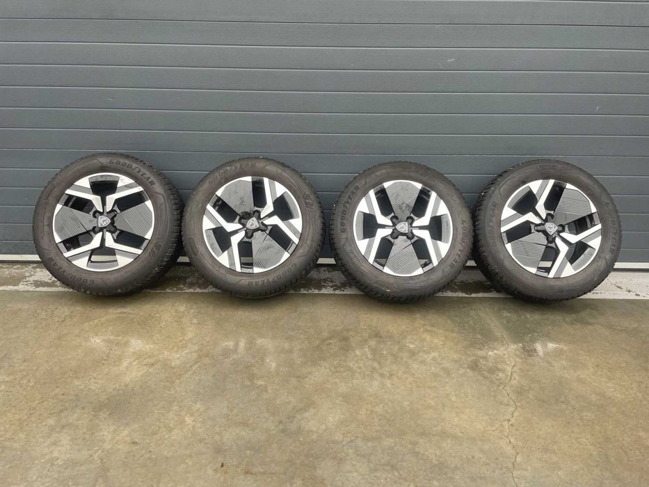 Fata completa / dezmembrari Peugeot 2008