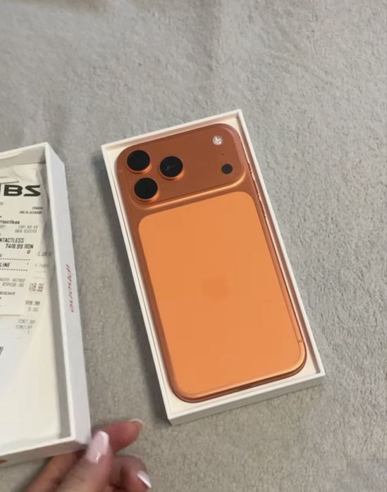 Iphone 17 pro max cumparat in mai