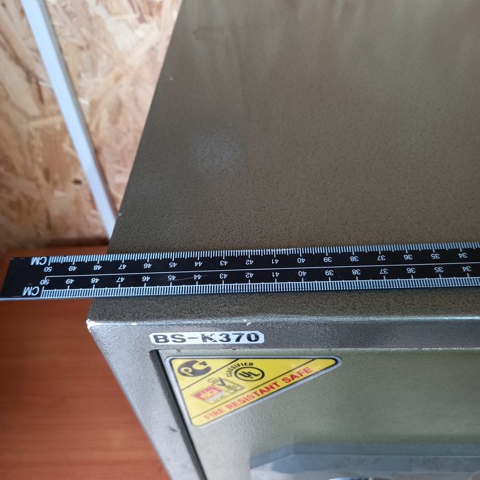 Сейф несгораемый для офиса и дома