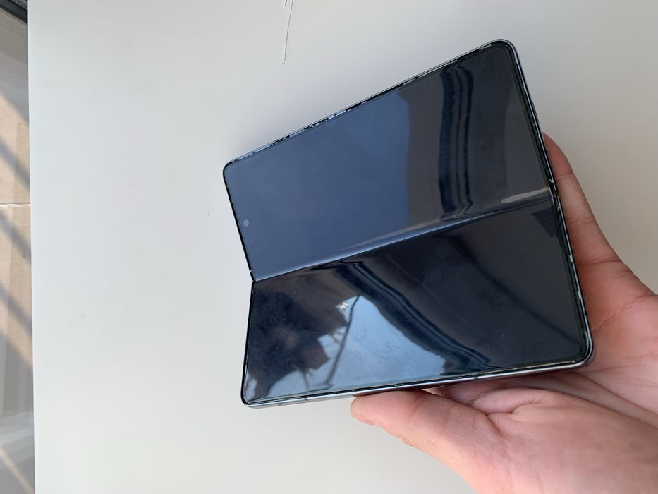 • Samsung  FOLD 4• 512gb •