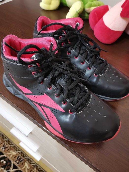 Оригинални дамски маратонки, 38 номер