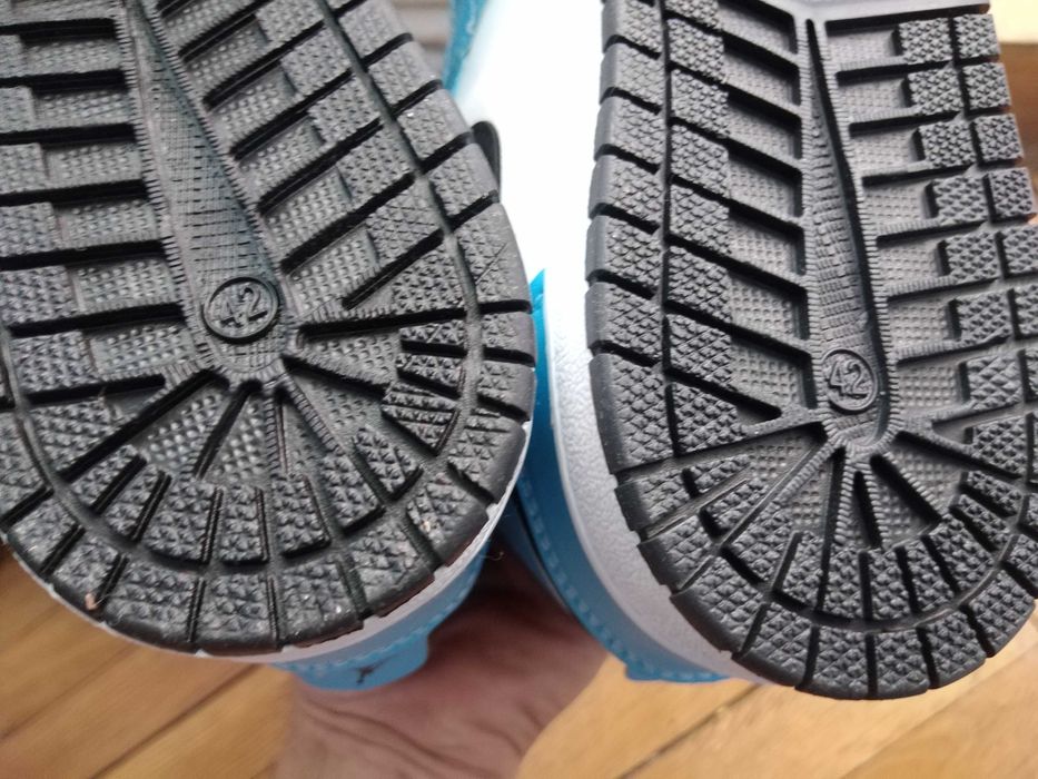 Adidasi noi- NIKE JORDAN 1