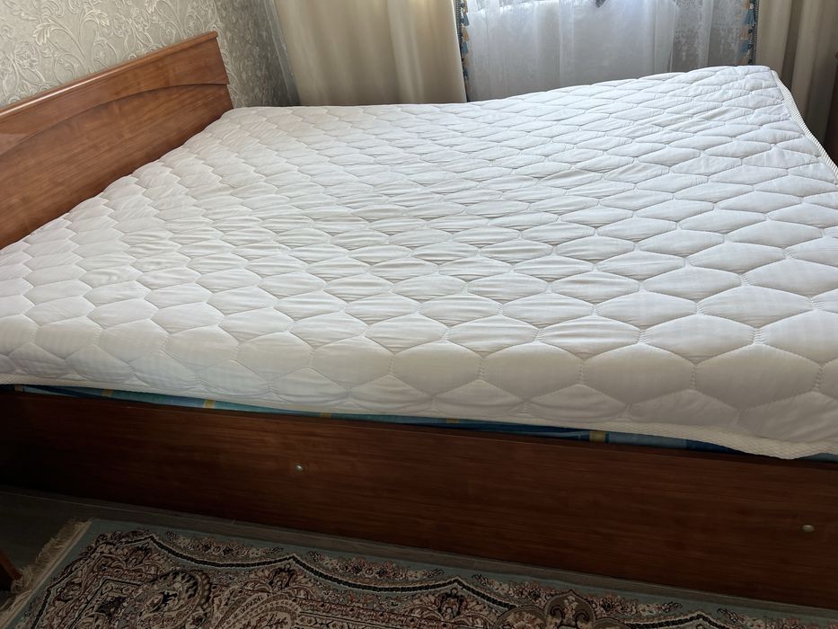 Продам 2х спальную кровать