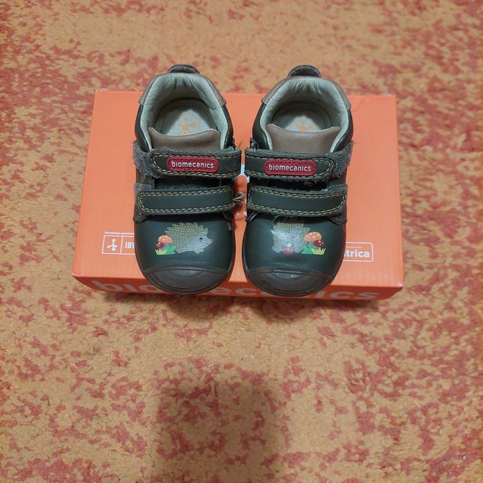 Adidasi pt primi pași bebeluși