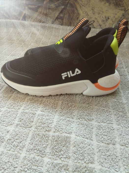 Vand adidași FILA pentru copii