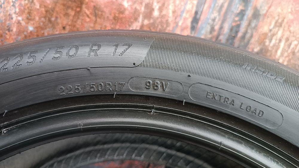 225/50/17 Michelin