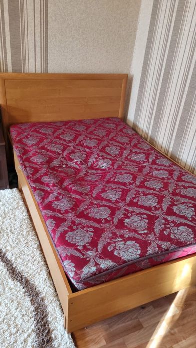 Продам полуторку кровать