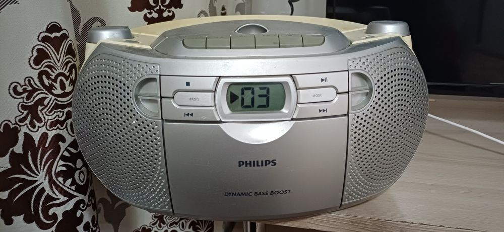 магнитофон PHILIPS.