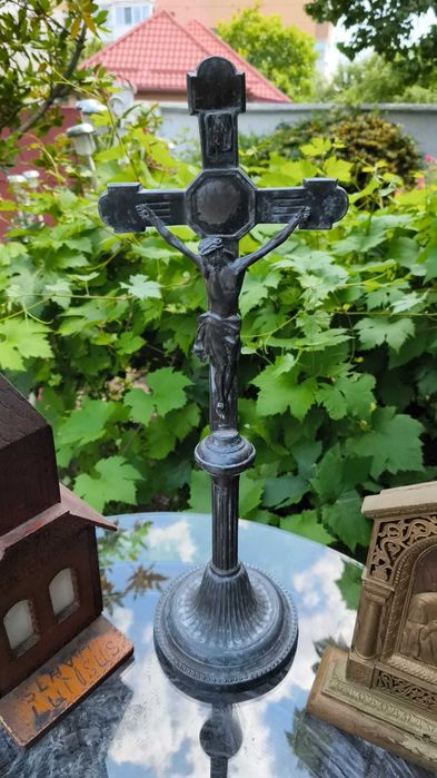 Crucifix / Cruce veche masivă de masă/altar – 50 cm