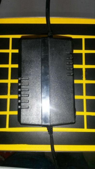 Блок питания(оригинал)12V~4.2А